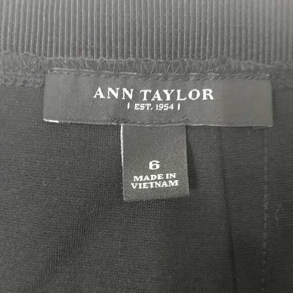 Ann Taylor Embroidered Detail Skirt Black Size 6 - Picture 4 of 6
